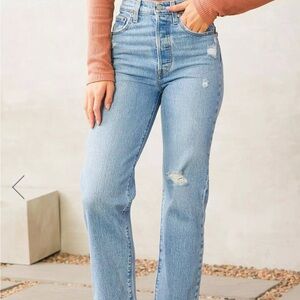 Levi’s Ribcage Ankle Straight Jeans